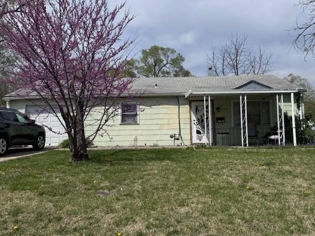 Homes for Sale in Gladstone, MO 64118 | 2204 NE 58th Terrace
