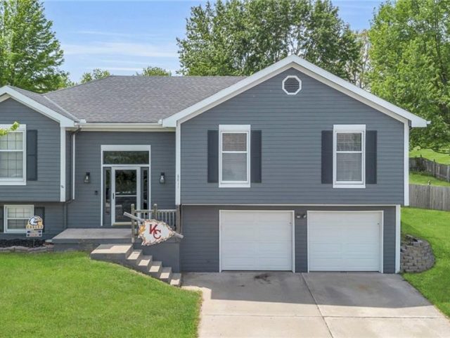 Homes for Sale in Kansas City, MO 64157 | 8811 NE 109th Street