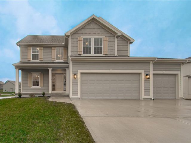 Homes for Sale in Kansas City, MO 64156 | 6106 NE 118th Street