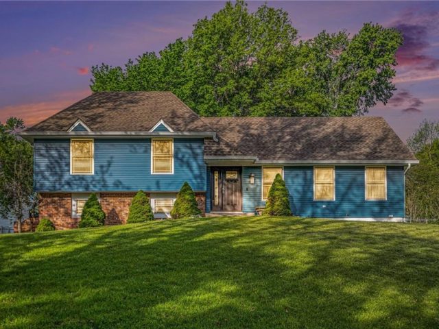 Homes for Sale in Kansas City, MO 64155 | 9708 N Campbell Drive