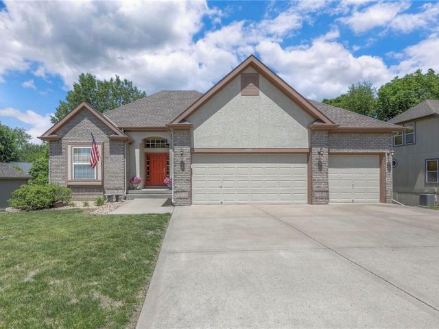 Homes for Sale in Kansas City, MO 64118 | 1800 NE 80th Terrace