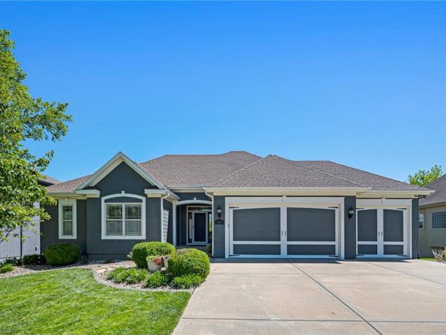 Homes for Sale in Kansas City, MO 64151 | 6215 N Allenton Avenue