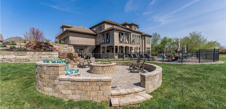 Homes for Sale in Parkville, MO 64152 | 8075  Green Glades Court