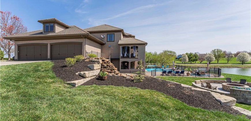 Homes for Sale in Parkville, MO 64152 | 8075  Green Glades Court
