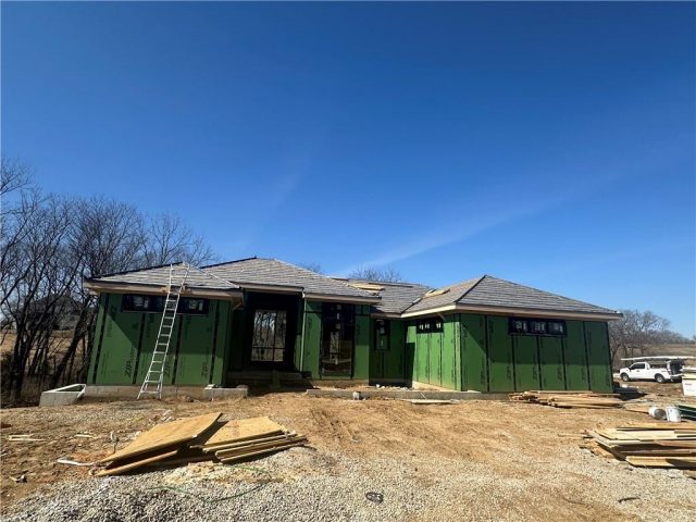Homes for Sale in Parkville, MO 64152 | 7410 NW Pampas Lane