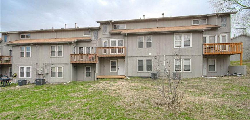 Homes for Sale in Liberty, MO 64068 | 102  Crawford Street