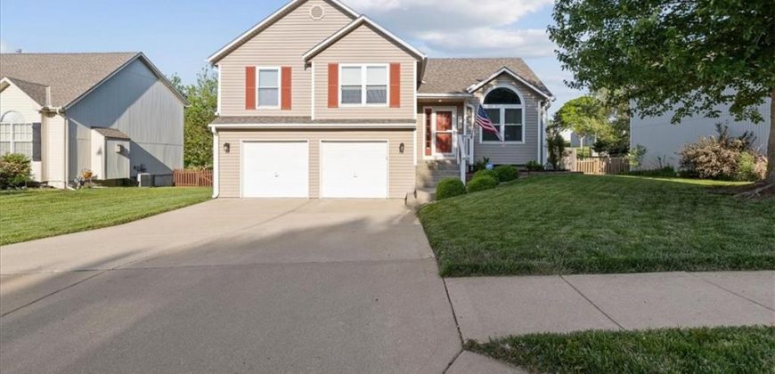 Homes for Sale in Kansas City, MO 64152 | 7732 N Nodaway Avenue