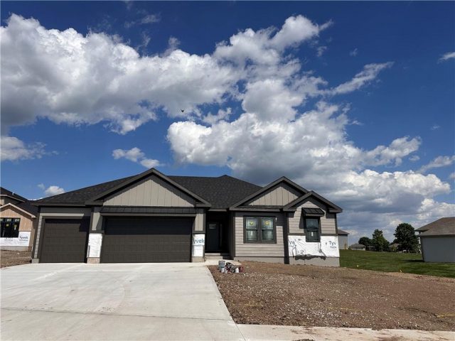 Homes for Sale in Kearney, MO 64060 | 2005  Foxtail Point