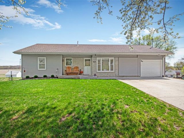 Homes for Sale in Farley, MO 64028 | 304  North Street