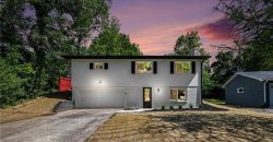 Homes for Sale in Lake Waukomis, MO 64151 | 1040 NW South Shore Drive