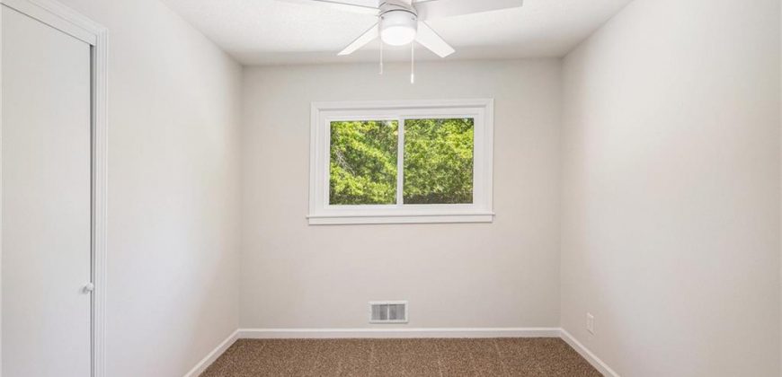 Homes for Sale in Lake Waukomis, MO 64151 | 1040 NW South Shore Drive