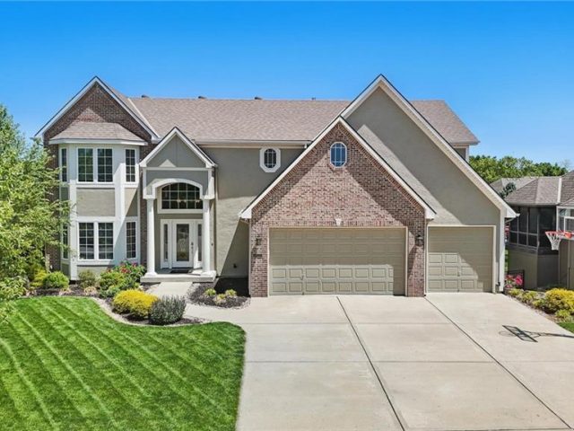 Homes for Sale in Kansas City, MO 64157 | 8935 N Lewis Street