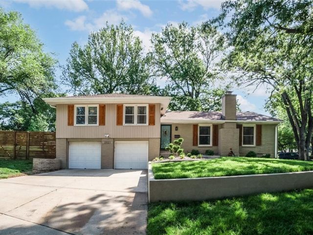 Homes for Sale in North Kansas City, MO 64116 | 2923  Cheyenne Circle