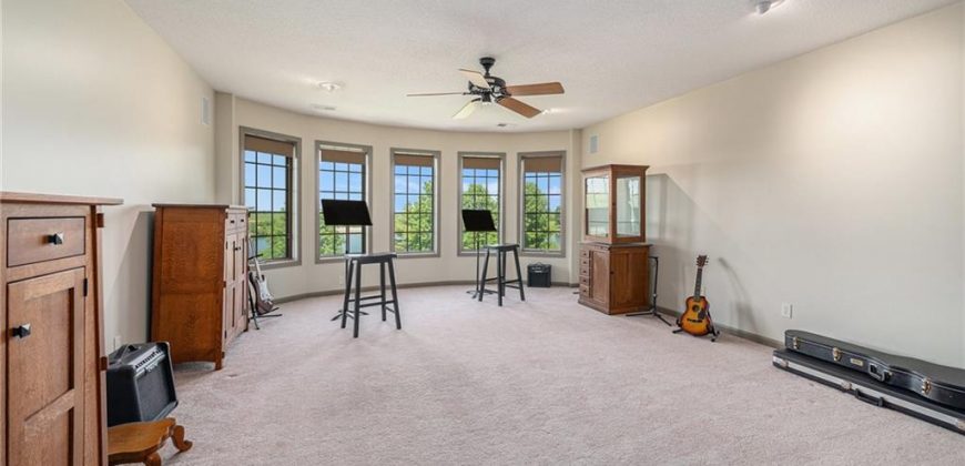Homes for Sale in Liberty, MO 64068 | 10112  Lakeview Circle