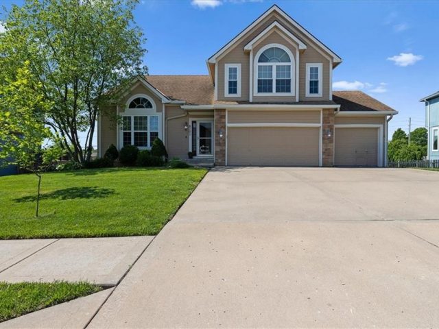 Homes for Sale in Kansas City, MO 64157 | 8101 NE 108th Terrace