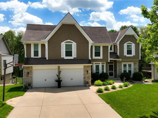 Homes for Sale in Kansas City, MO 64152 | 8001 NW 76th Terrace