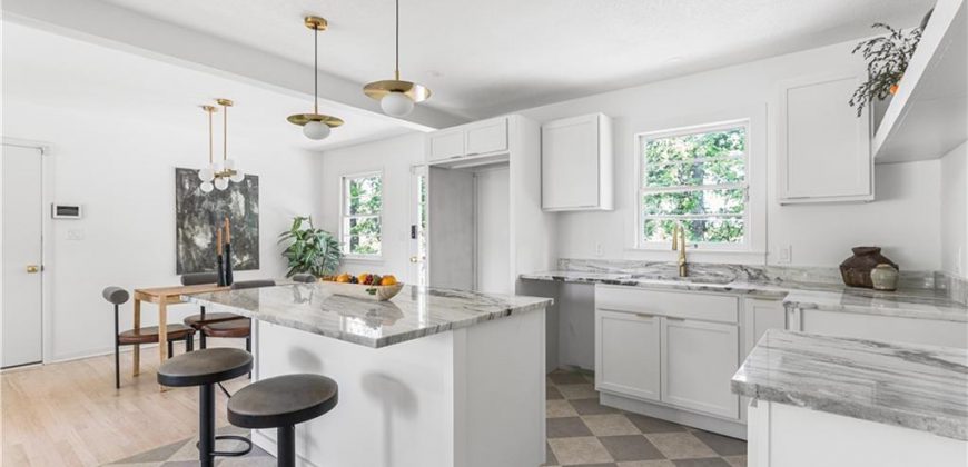 Homes for Sale in Kansas City, MO 64116 | 218 NW 43rd Terrace