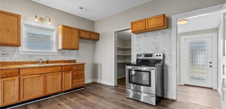 Homes for Sale in Excelsior Springs, MO 64024 | 618  Linn Avenue