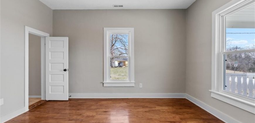 Homes for Sale in Excelsior Springs, MO 64024 | 618  Linn Avenue