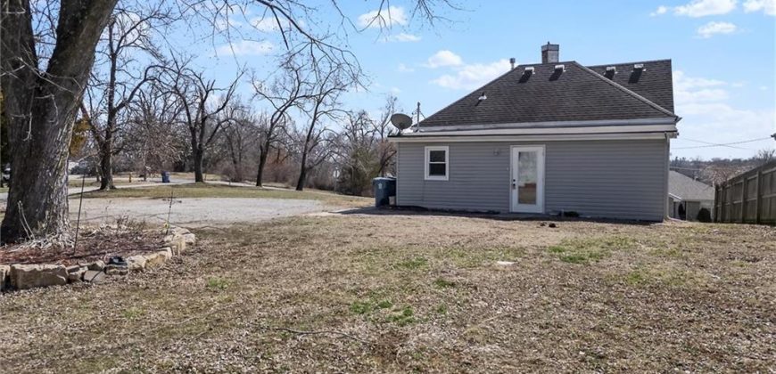 Homes for Sale in Excelsior Springs, MO 64024 | 618  Linn Avenue