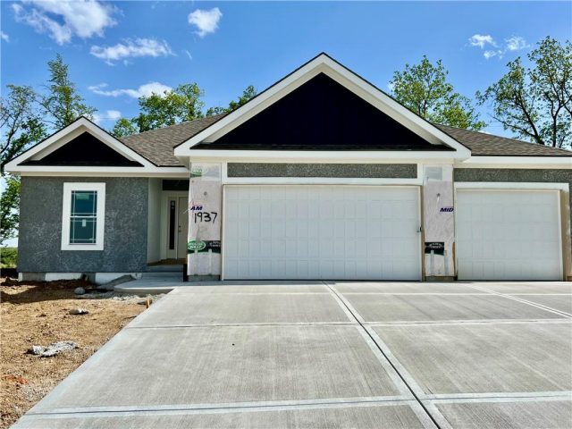 Homes for Sale in Liberty, MO 64068 | 1937  Longview Drive