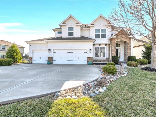 Homes for Sale in Platte City, MO 64079 | 12870 N Apple Blossom Drive