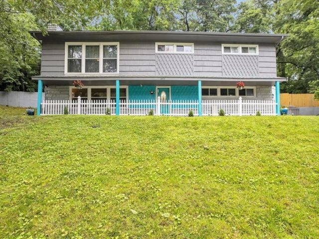 Homes for Sale in Liberty, MO 64068 | 1477  Spruce Avenue
