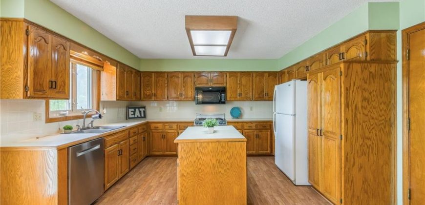 Homes for Sale in Liberty, MO 64068 | 900  Cambridge Circle