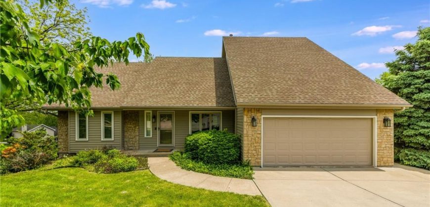 Homes for Sale in Liberty, MO 64068 | 900  Cambridge Circle