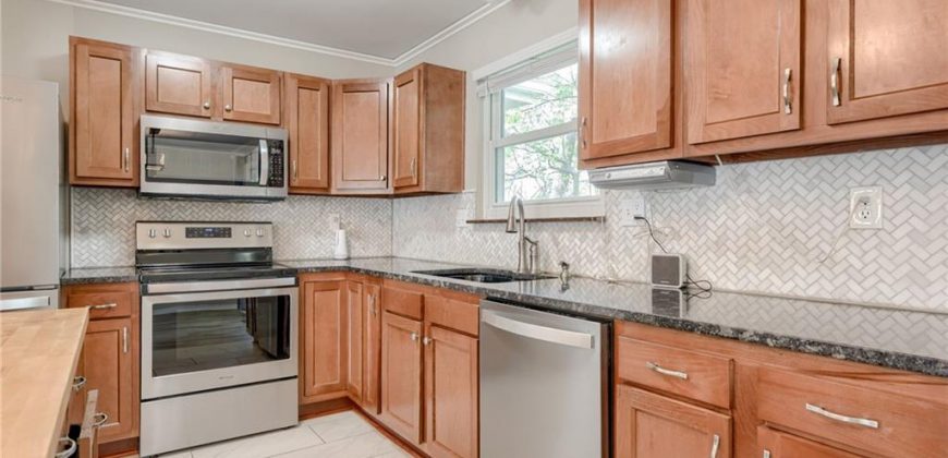 Homes for Sale in Riverside, MO 64150 | 922 NW Valley Lane