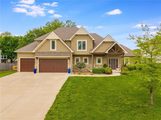 Homes for Sale in Weatherby Lake, MO 64152 | 7804 NW Lynns Lane