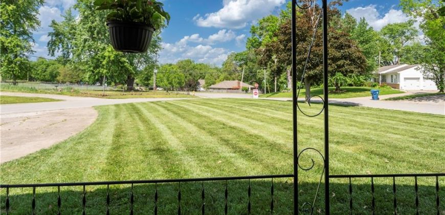 Homes for Sale in Gladstone, MO 64118 | 6310 N Howard Avenue
