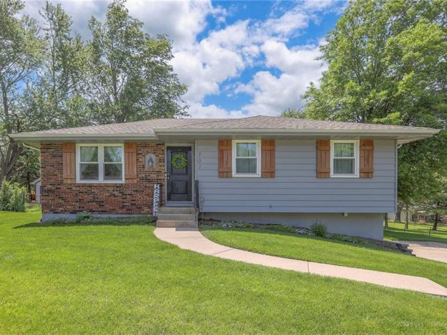 Homes for Sale in Kansas City, MO 64155 | 707 NE 114th Terrace