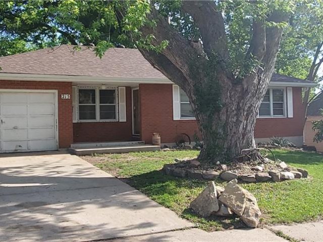 Homes for Sale in Liberty, MO 64068 | 215  Cedar Street