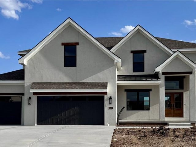 Homes for Sale in Kansas City, MO 64157 | 7607 NE 103rd Street