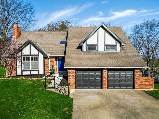 Homes for Sale in Liberty, MO 64068 | 1204  Campbell Avenue
