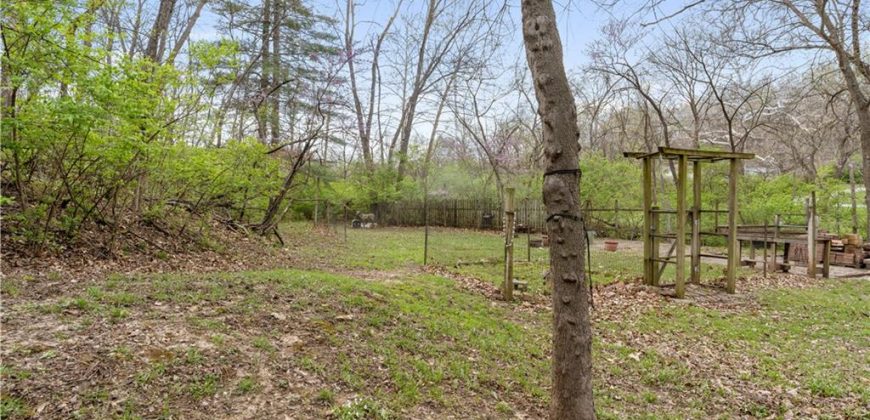 Homes for Sale in Kansas City, MO 64151 | 6814 NW Vista Avenue