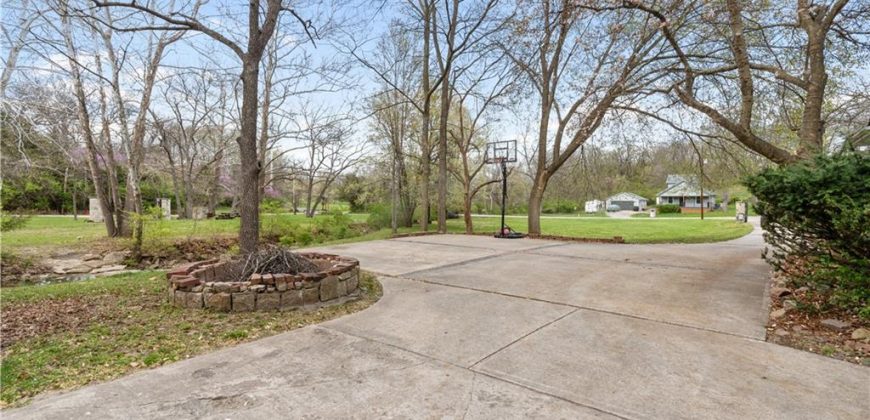 Homes for Sale in Kansas City, MO 64151 | 6814 NW Vista Avenue