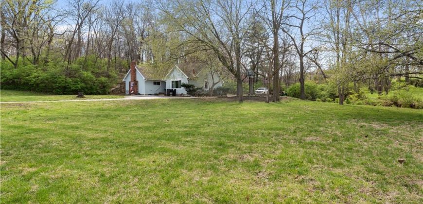 Homes for Sale in Kansas City, MO 64151 | 6814 NW Vista Avenue