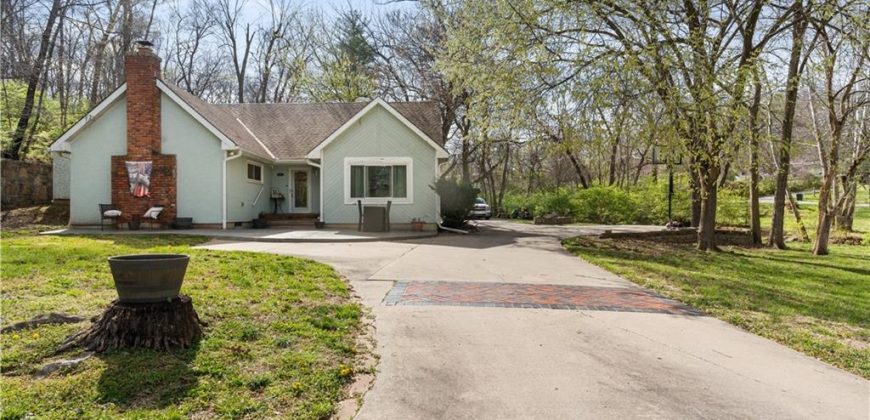 Homes for Sale in Kansas City, MO 64151 | 6814 NW Vista Avenue