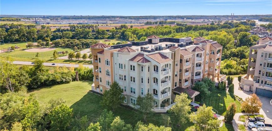 Homes for Sale in Kansas City, MO 64116 | 3800 N Mulberry Drive, Unit#206
