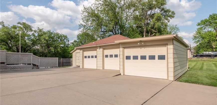 Homes for Sale in Kansas City, MO 64155 | 400 NE 88th Street