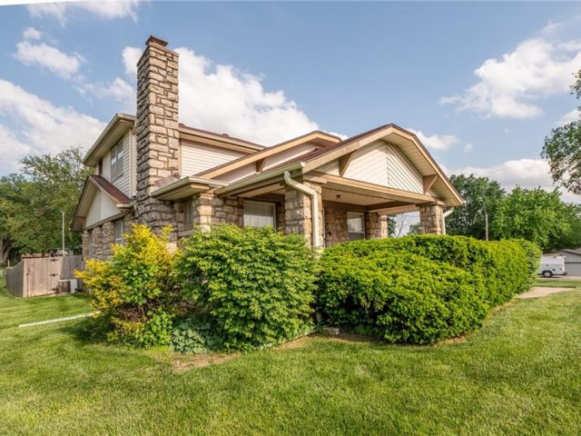 Homes for Sale in Kansas City, MO 64155 | 400 NE 88th Street