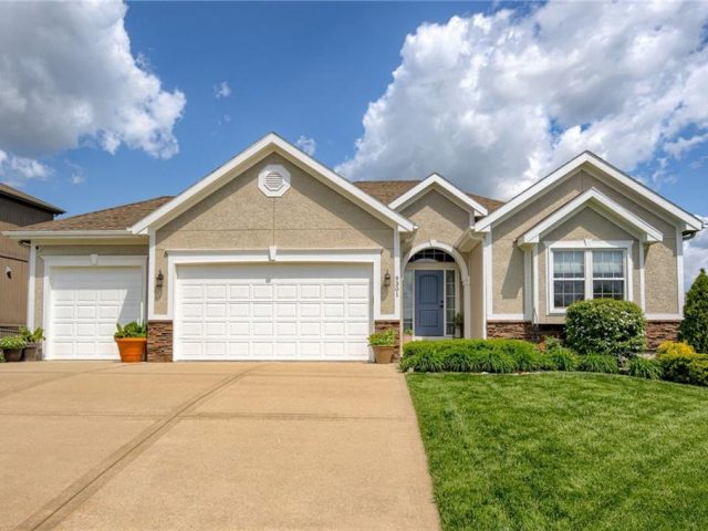 Homes for Sale in Kansas City, MO 64155 | 9301 NW Belleview Avenue