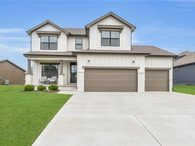 Homes for Sale in Platte City, MO 64079 | 2415  Windmill Circle