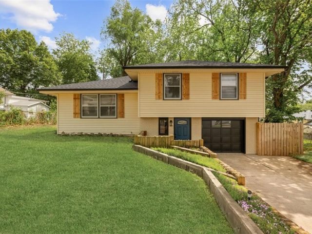 Homes for Sale in Kansas City, MO 64117 | 5013 NE 45TH Street
