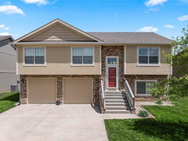 Homes for Sale in Platte City, MO 64079 | 15820 NW Morgan Street