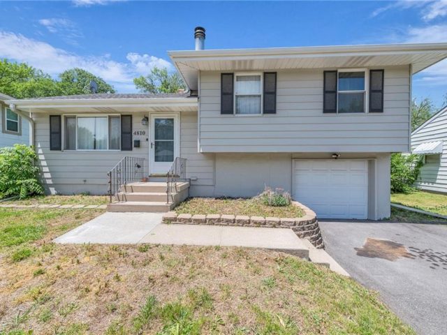 Homes for Sale in Kansas City, MO 64119 | 4810 N Sycamore Drive