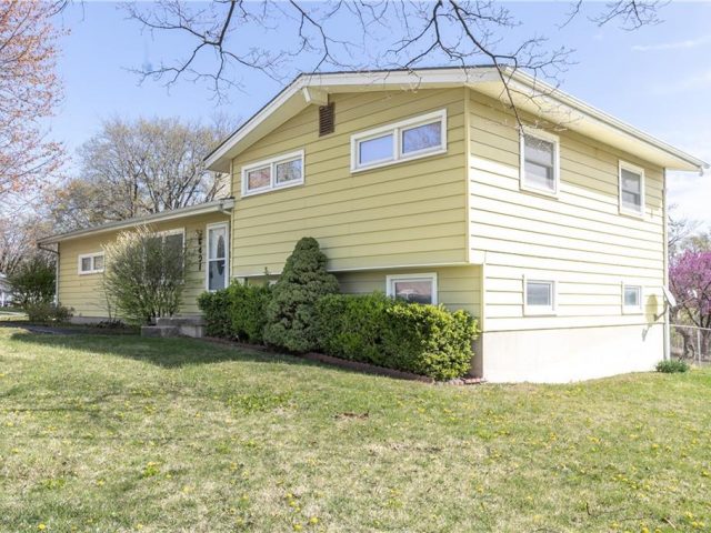 Homes for Sale in Kansas City, MO 64118 | 6401 N Highland Avenue