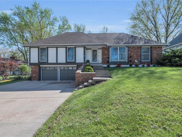 Homes for Sale in Kansas City, MO 64155 | 1125 NE 97th Place